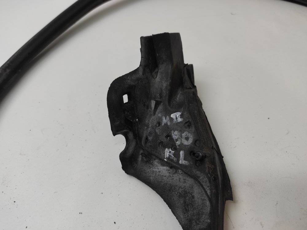 Уплотнительная резинка боковой двери задняя левая mark2 1996 JZX90 1JZGE Уплотнительная резинка боковой двери задняя левая mark2 1996 JZX90 1JZGE