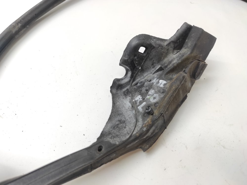 Уплотнительная резинка боковой двери задняя левая mark2 1996 JZX90 1JZGE Уплотнительная резинка боковой двери задняя левая mark2 1996 JZX90 1JZGE