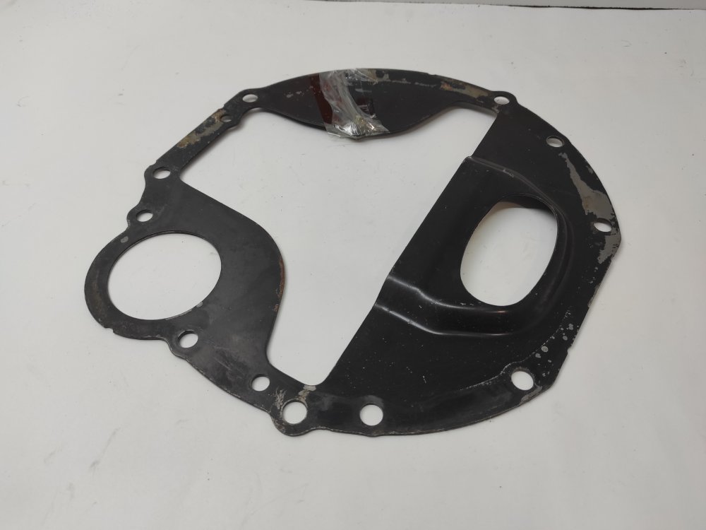 Промежуточная пластина КПП задняя chaser 1996 GX90 1GFE