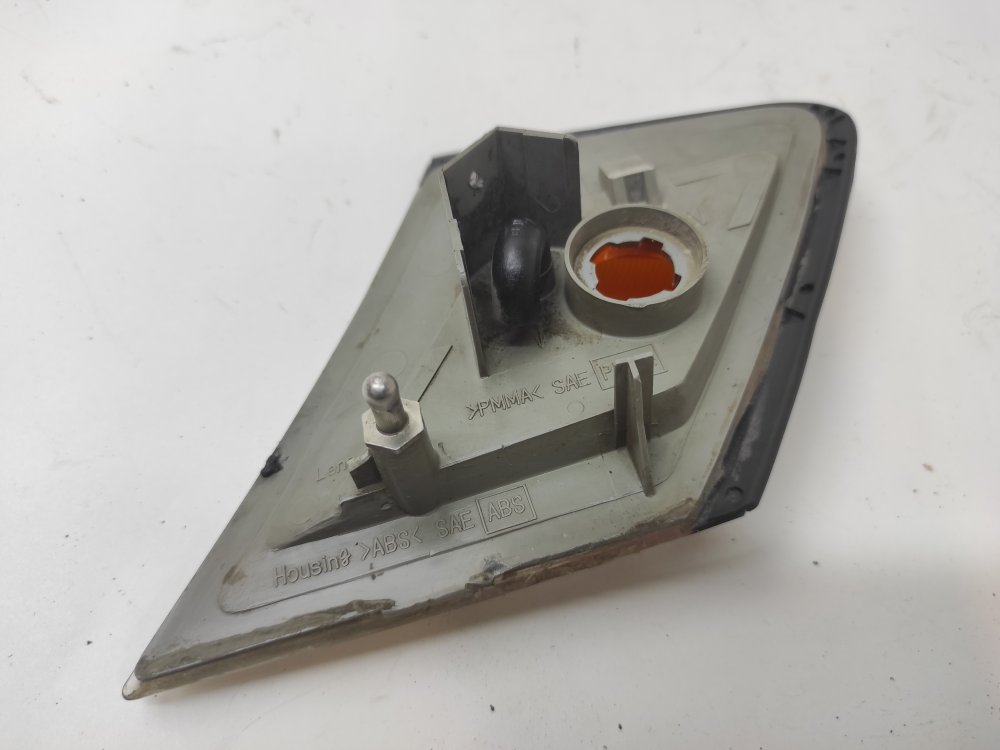 Повторитель поворота передний правый Mark2 1996 jzx90 1jzge