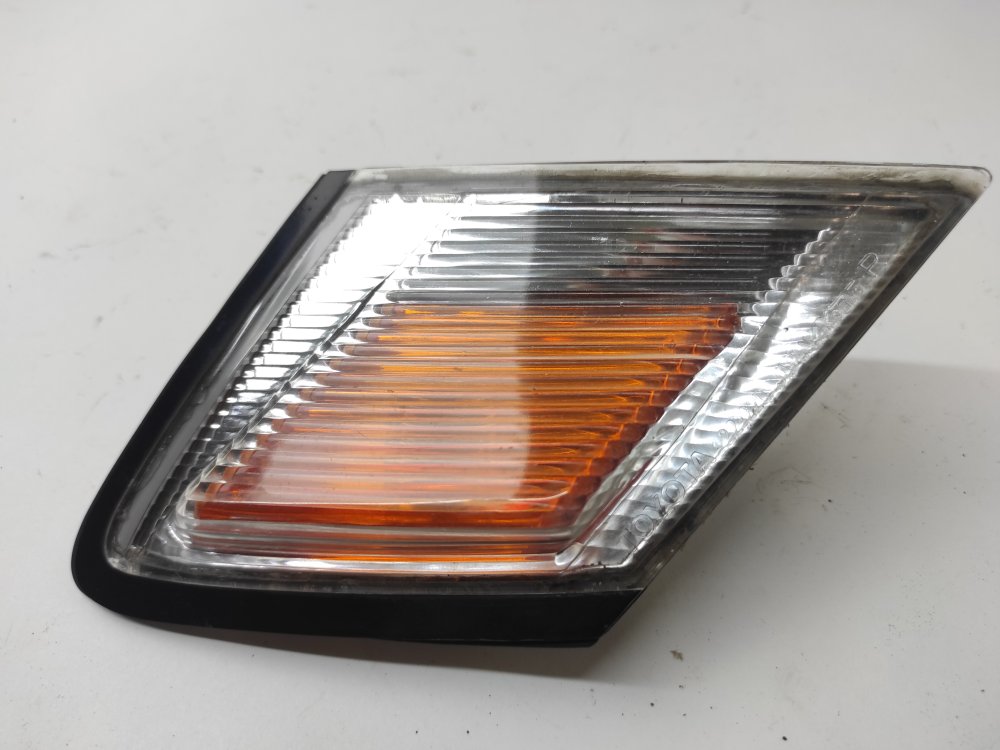 Повторитель поворота передний правый Mark2 1996 jzx90 1jzge