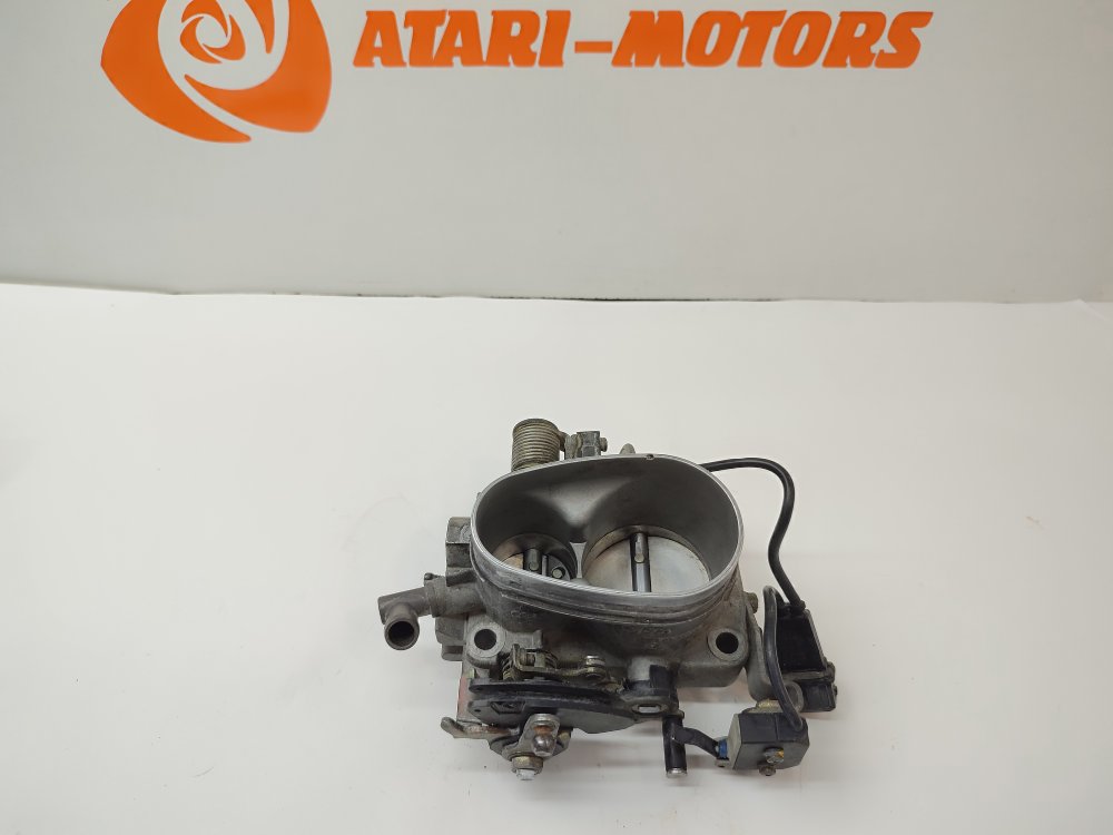 Дроссельная заслонка передняя audi 100 1992 С4 AAR 2.3 054063d контрактная