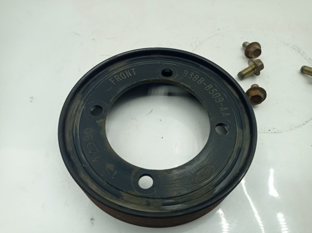 Шкив помпы MONDEO 1998 1.6L Zetec-E EFI (90PS)