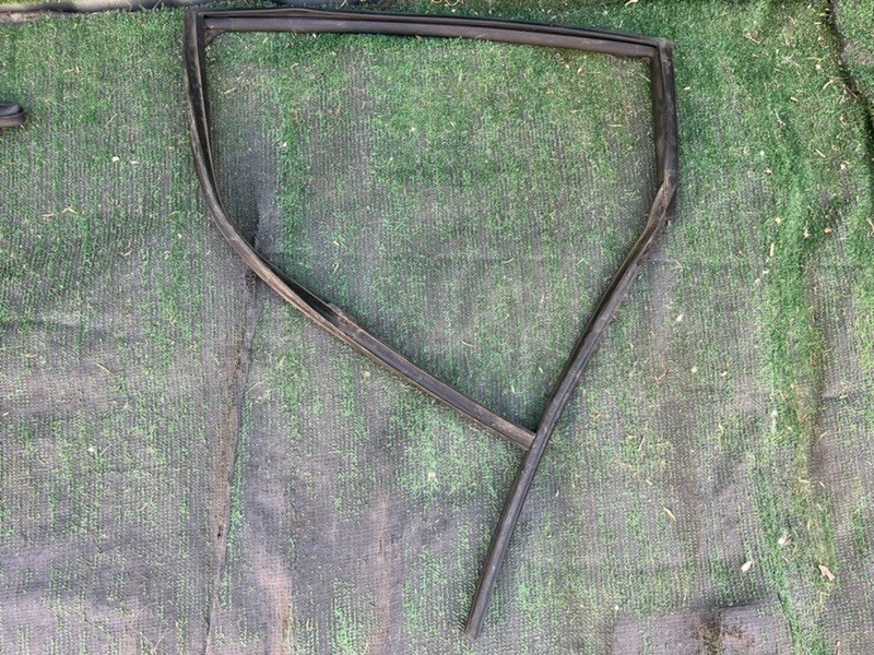 Уплотнитель двери задний левый X-TRAIL 2011 T31 MR20DE