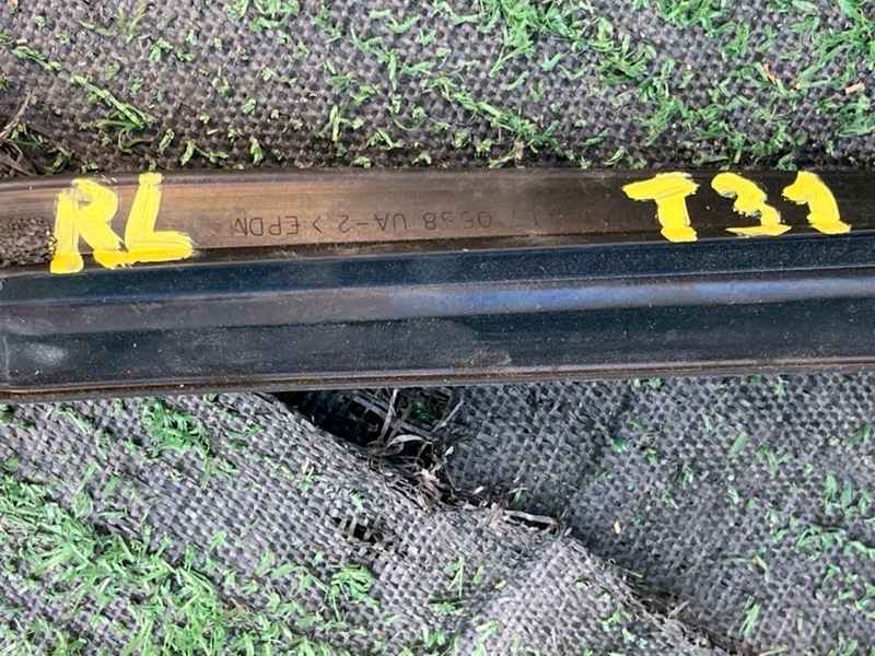 Уплотнитель двери задний левый NISSAN X-TRAIL T31 MR20DE