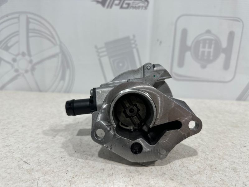 Вакуумный насос Mercedes-benz B 2018 W246 OM607.951 146505272R контрактная