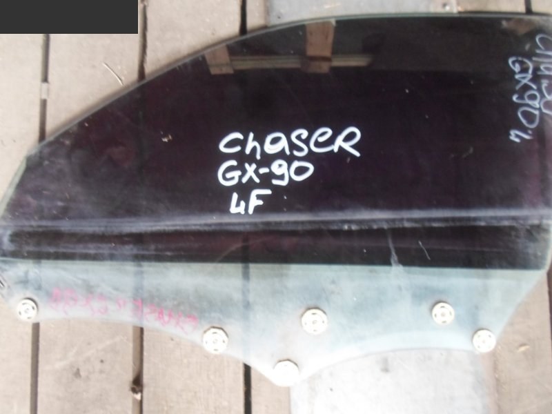 Стекло боковое Toyota Chaser GX90 переднее левое