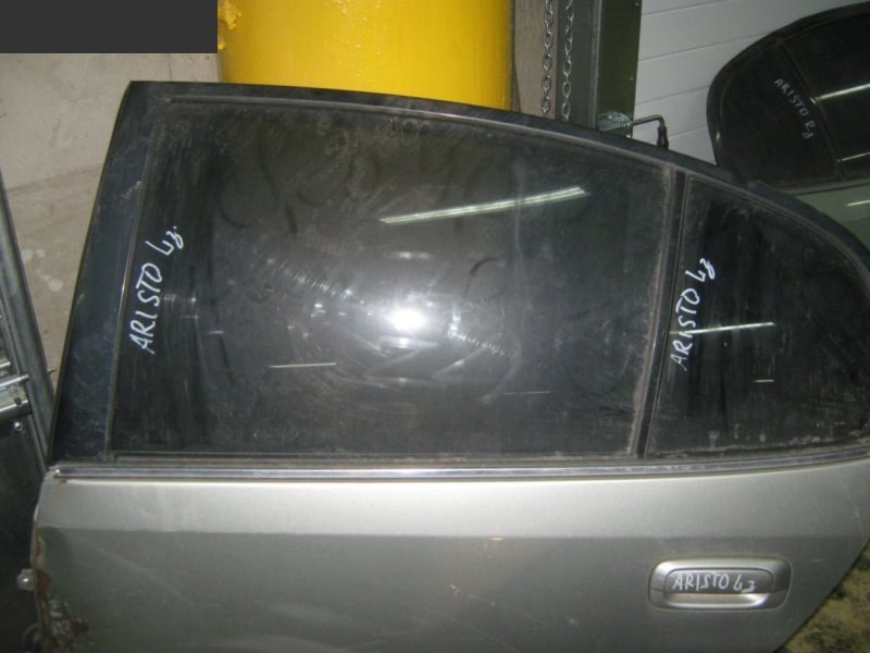 Форточка дверная Toyota Aristo задняя левая