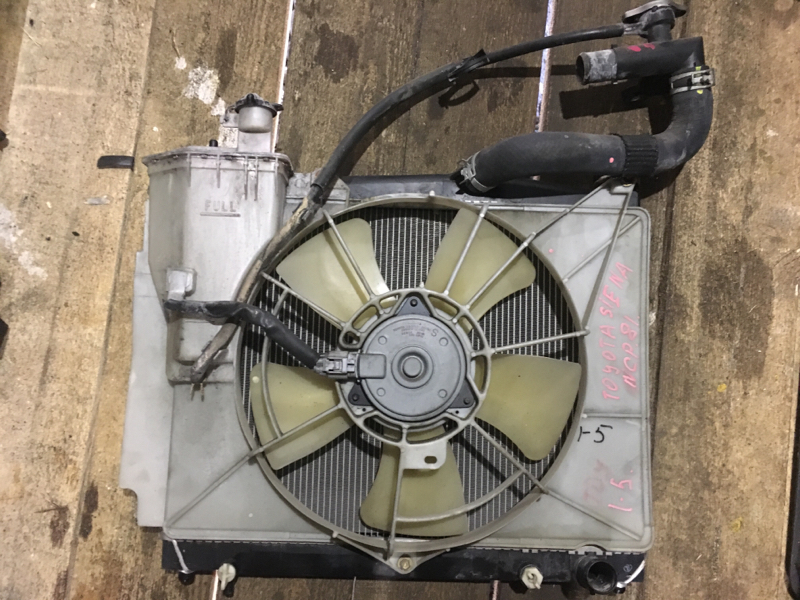 Радиатор двигателя Toyota Sienta NCP81G 1NZ-FE