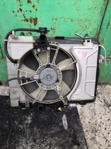 Радиатор двигателя Toyota Vitz SCP90 2SZ-FE