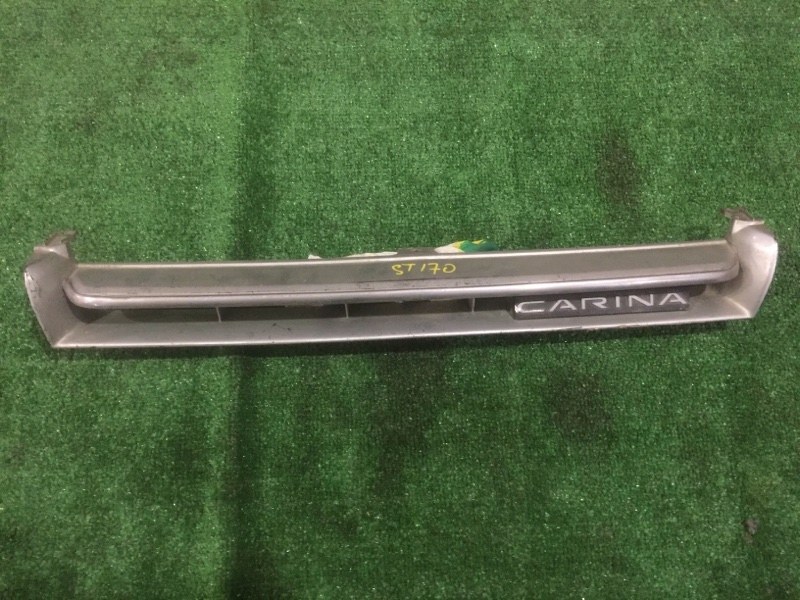 Решетка радиатора Toyota Carina ST170