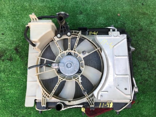 Радиатор двигателя Toyota Vitz KSP90 1KR-FE