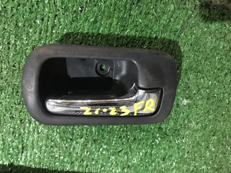 Ручка внутренняя Honda Spike GK1 L15A передняя правая