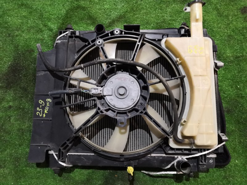 Радиатор двигателя Toyota Vitz NCP90 1NZ-FE
