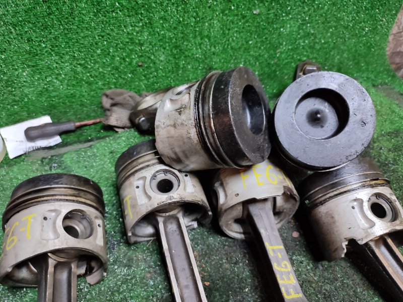 Поршень Nissan Condor FE6-T Поршень Nissan Condor FE6-T