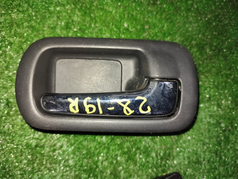 Ручка внутренняя Honda Civic EU3 D17A правая