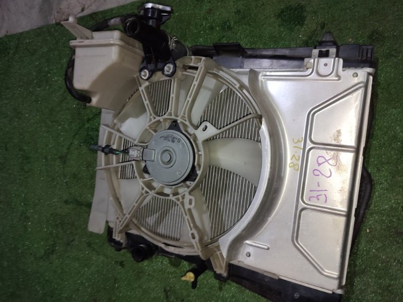 Радиатор двигателя Toyota Vitz KSP90 1KR-FE 2008