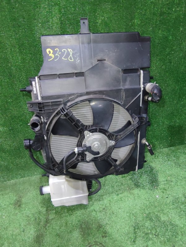 Радиатор двигателя Nissan Cube BZ11 CR14DE 2004