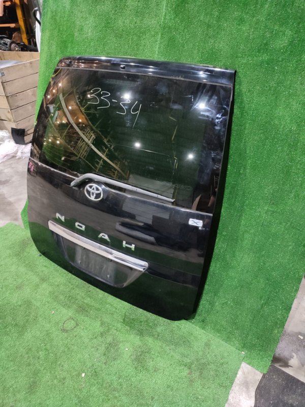 Дверь задняя багажника Toyota Noah AZR65 1AZ-FSE