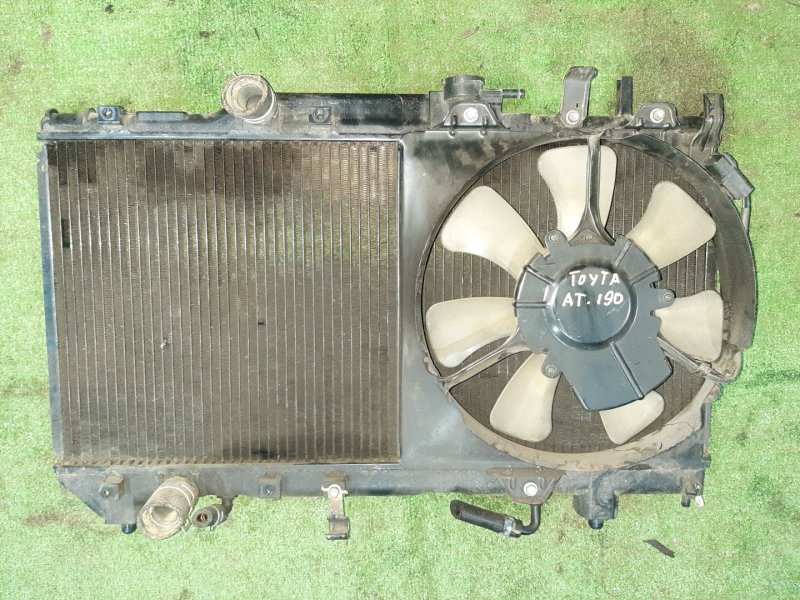 Радиатор двигателя Toyota Caldina AT190