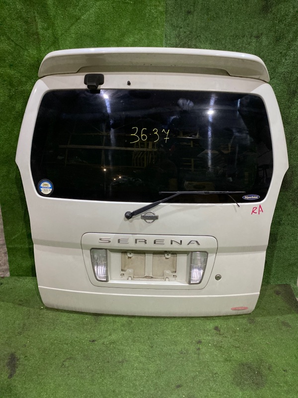 Дверь задняя багажника Nissan Serena TC24 SR20DE