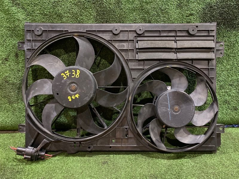 Вентилятор радиатора двигателя Volkswagen Touran CAV 2012