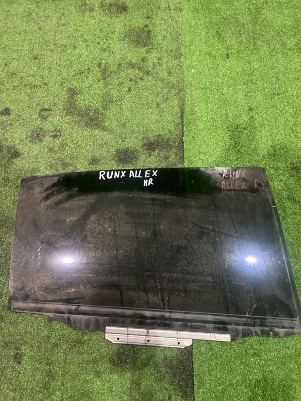 Стекло боковое Toyota Corolla Runx NZE121 заднее правое (б/у)