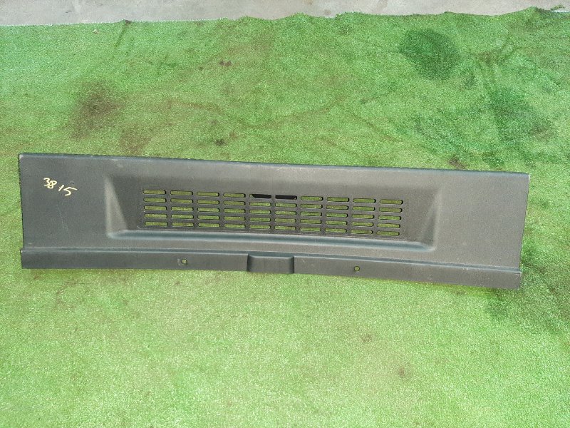 Накладка багажника Mitsubishi Colt Plus Z23W 4A91