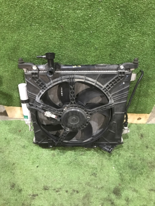 Радиатор двигателя Nissan Note NE12 HR12DE 2015