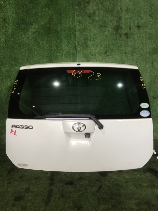 Дверь задняя багажника Toyota Passo KGC15 1KR-FE 2006