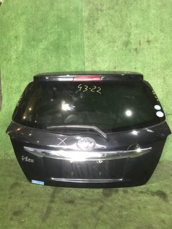 Дверь задняя багажника Toyota Vitz NSP130 1NR-FE