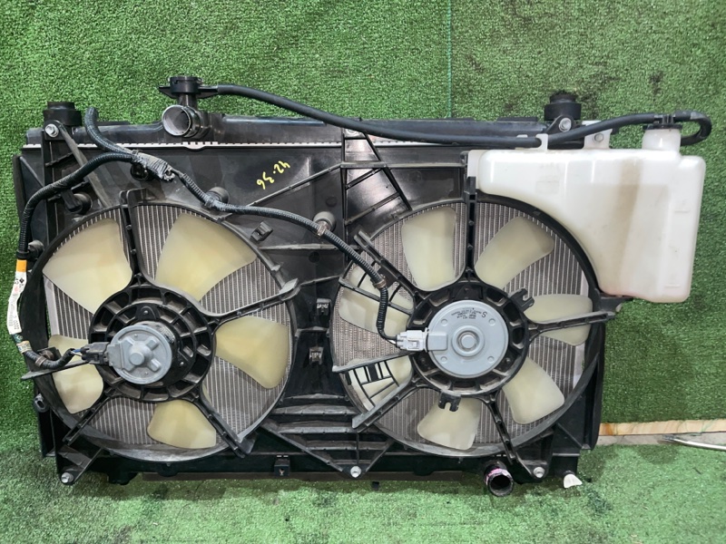 Радиатор двигателя Toyota Voxy ZRR75 3ZR-FE 2007