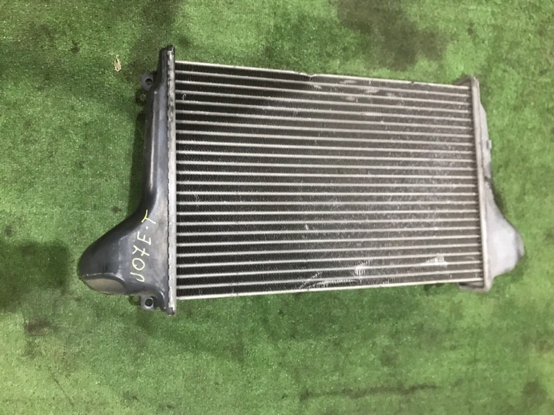 Радиатор интеркулера Nissan Diesel J07E-T