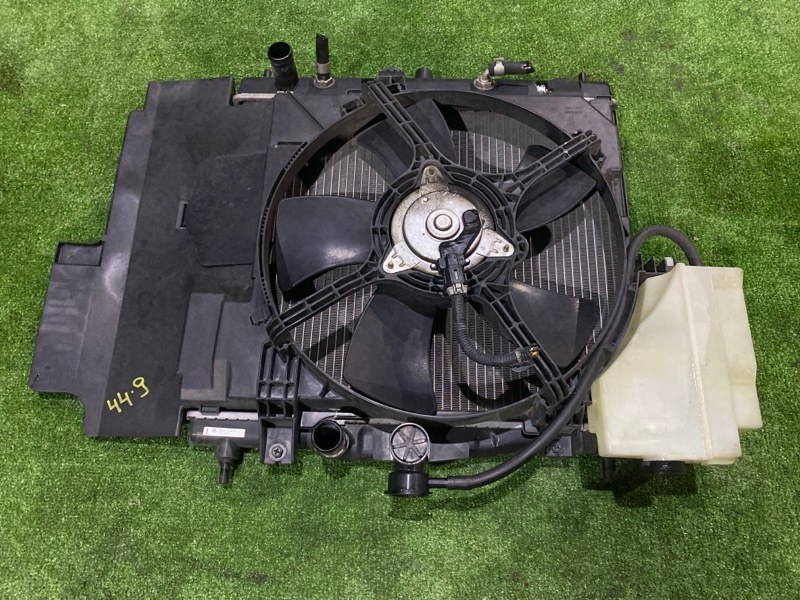Радиатор двигателя Nissan March AK12 CR12DE
