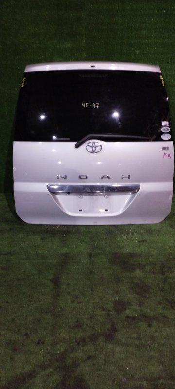 Дверь задняя багажника Toyota Noah AZR60 1AZ-FSE