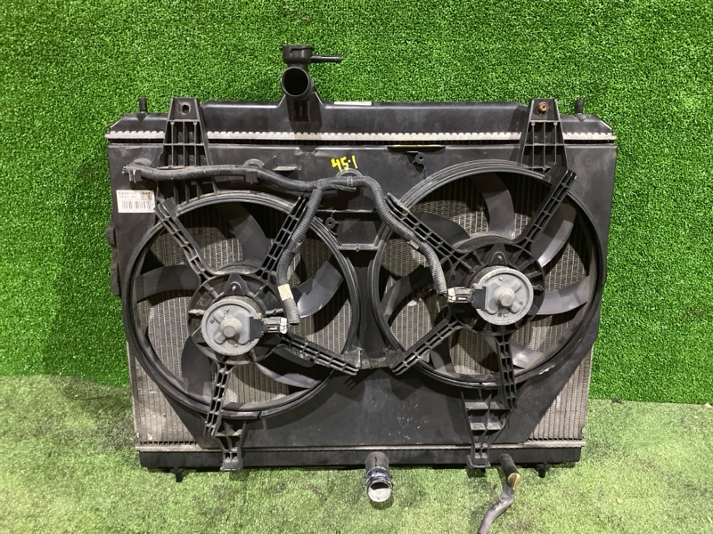 Радиатор двигателя Nissan Serena CC25 MR20DE