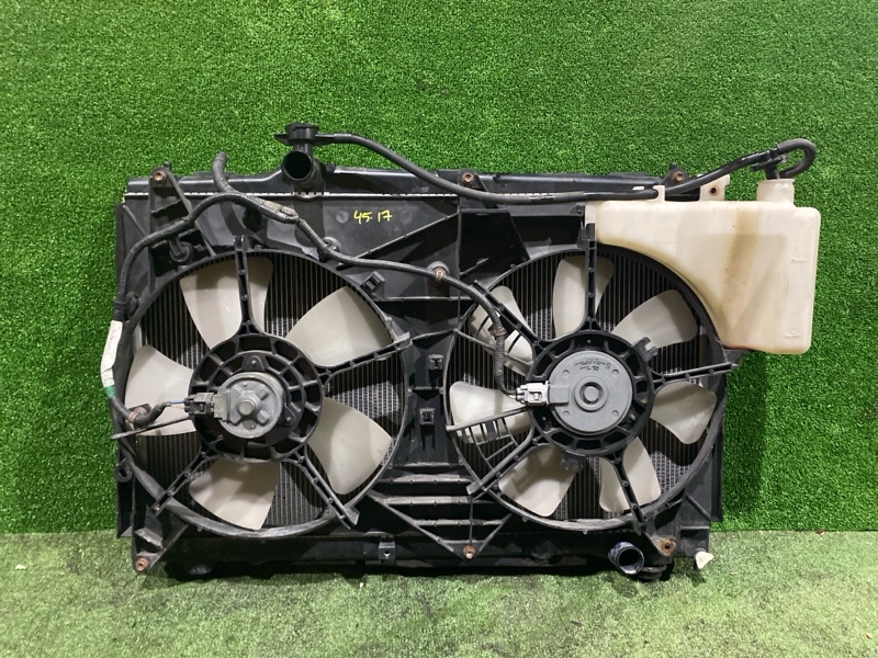 Радиатор двигателя Toyota Voxy ZRR70 3ZR-FAE