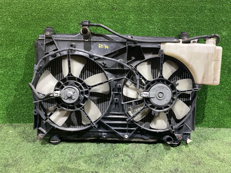 Радиатор двигателя Toyota Voxy AZR65 1AZ-FSE