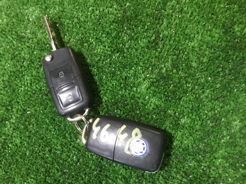 Ключ Volkswagen Golf AZJ 2005