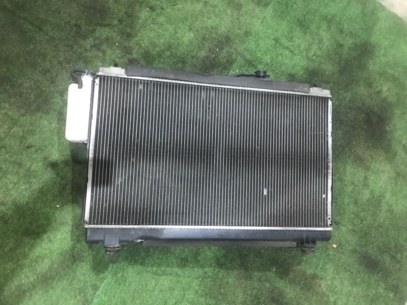 Радиатор двигателя Toyota Voxy AZR60 1AZ-FSE