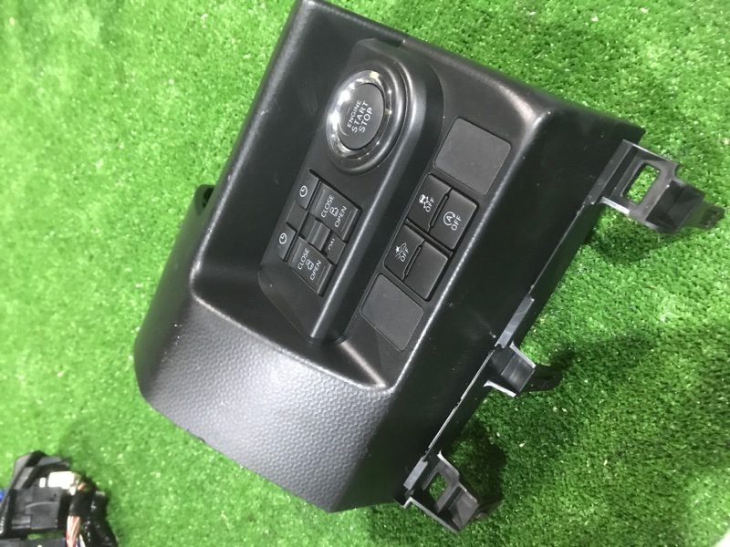 Кнопки в салон Toyota Roomy M900A 1KR-FE