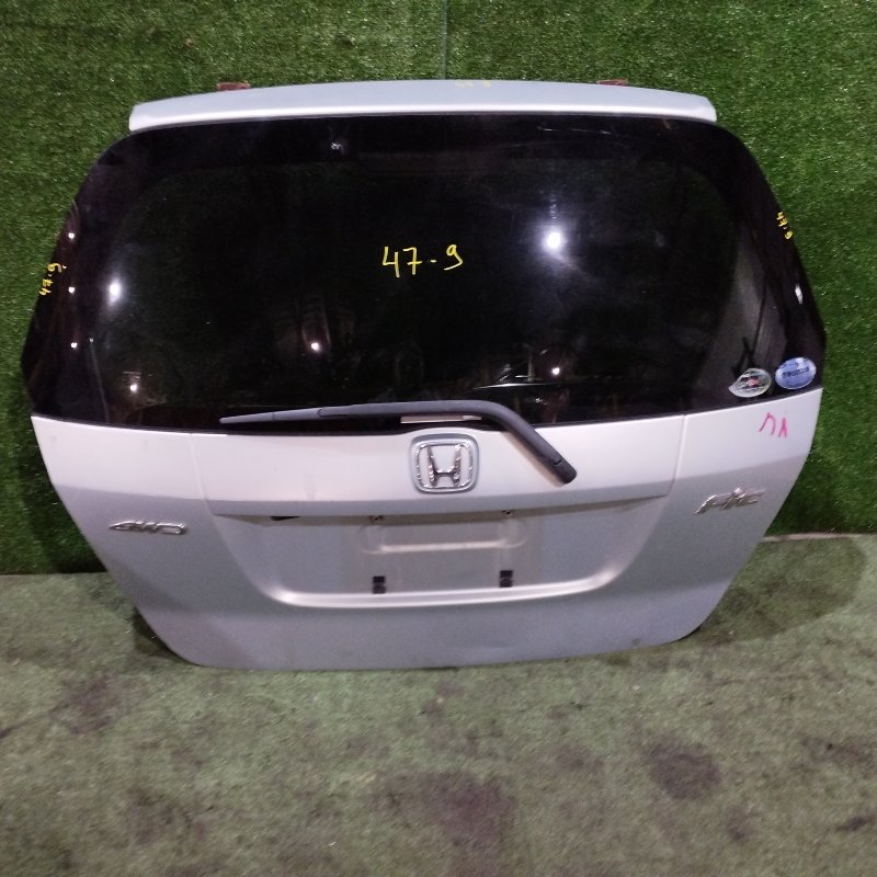 Дверь задняя багажника Honda Fit GD2 L13A