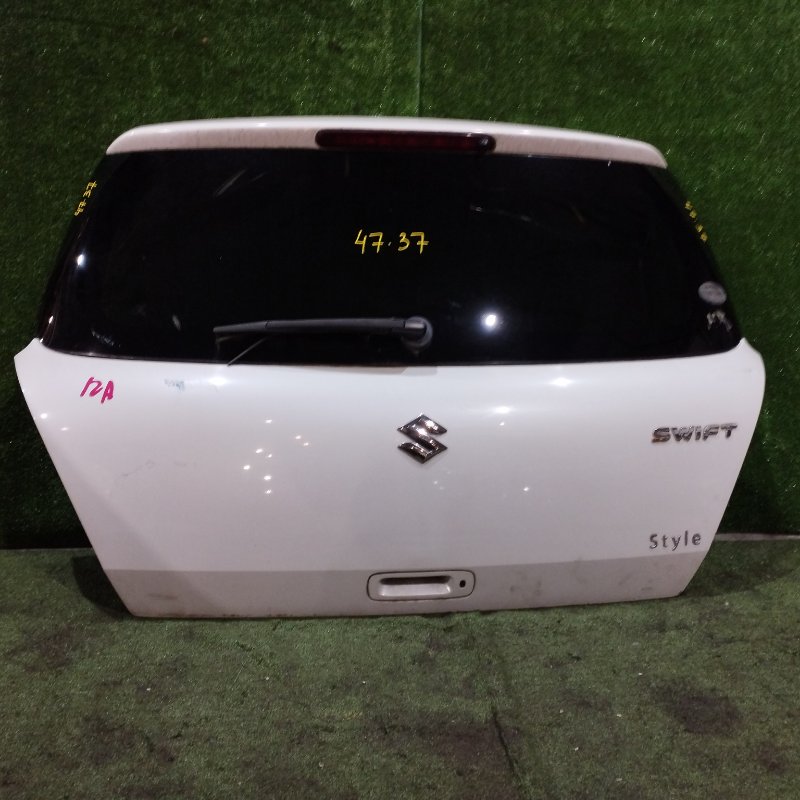 Дверь задняя багажника Suzuki Swift ZC11S M13A