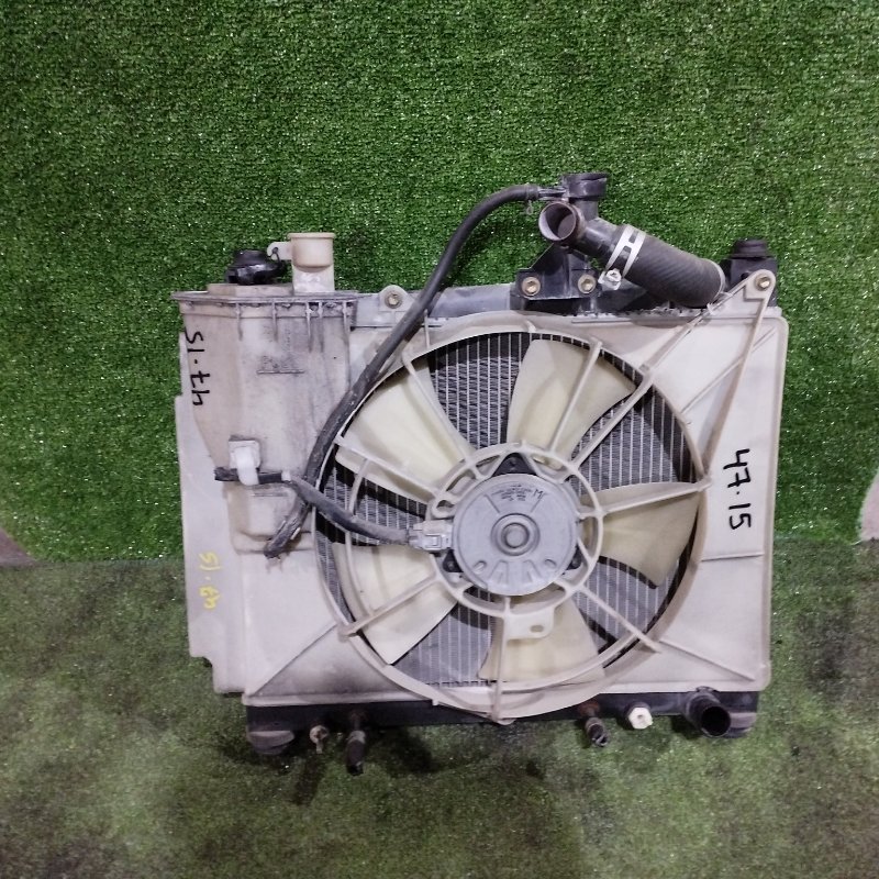 Радиатор двигателя Toyota Funcargo NCP20 2NZ-FE