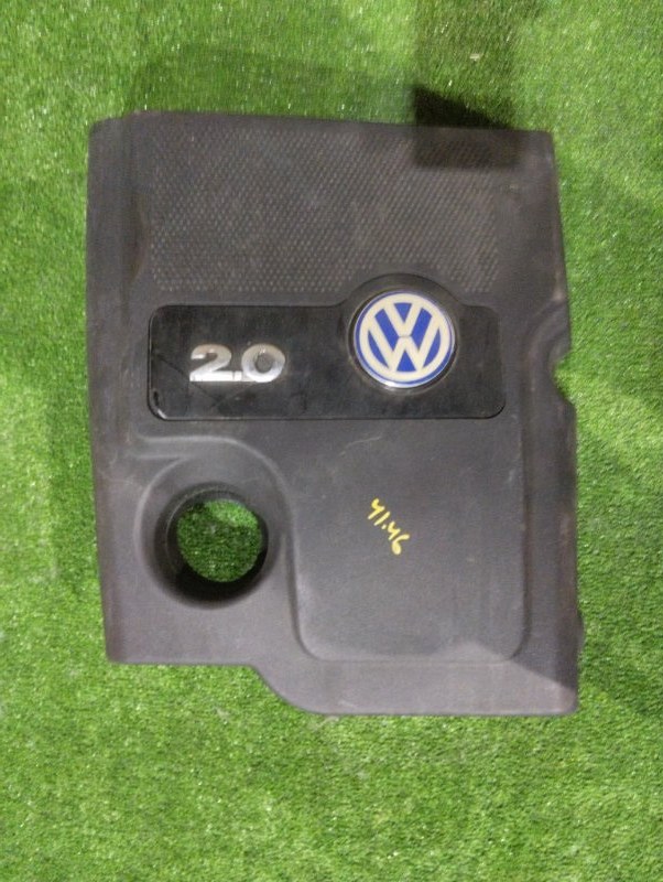 Крышка на двигатель декоративная Volkswagen Passat AZM 2002