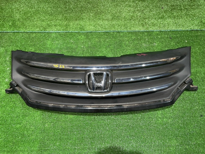 Решетка радиатора Honda Freed GB3 L15A