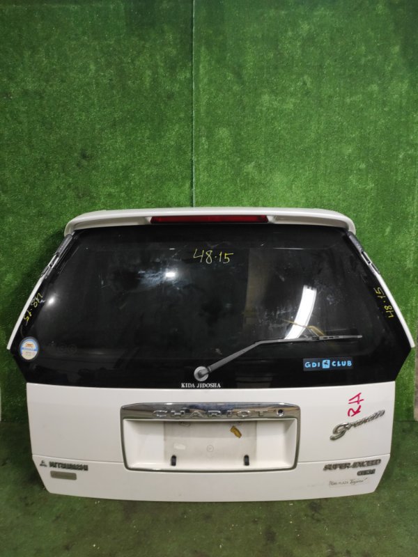 Дверь задняя багажника Mitsubishi Chariot Grandis N84W 4G64