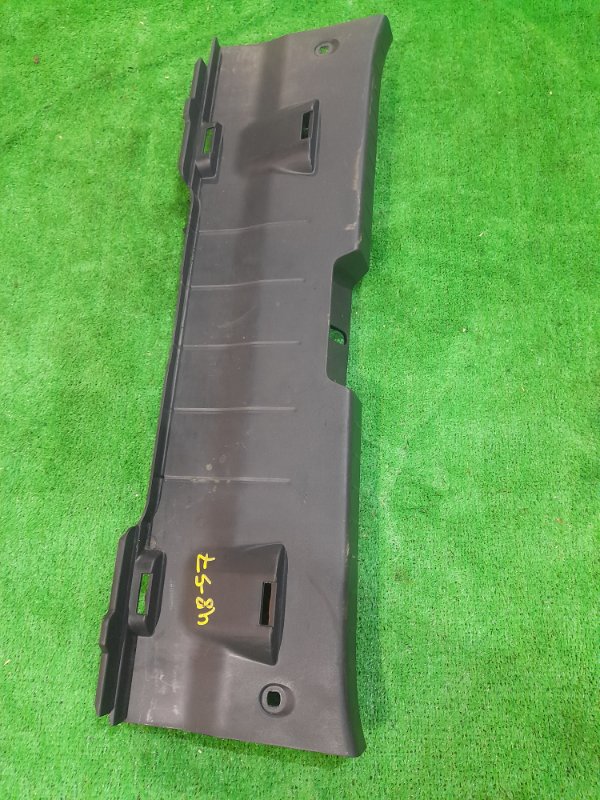 Накладка багажника Toyota Vitz SCP90 2SZ-FE