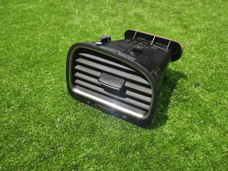 Дефлектор воздушный Volkswagen Golf CAX 2010