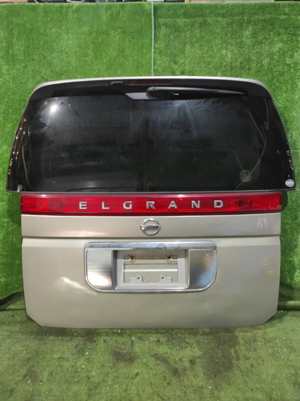 Дверь задняя багажника Nissan Elgrand NE51 VQ35DE